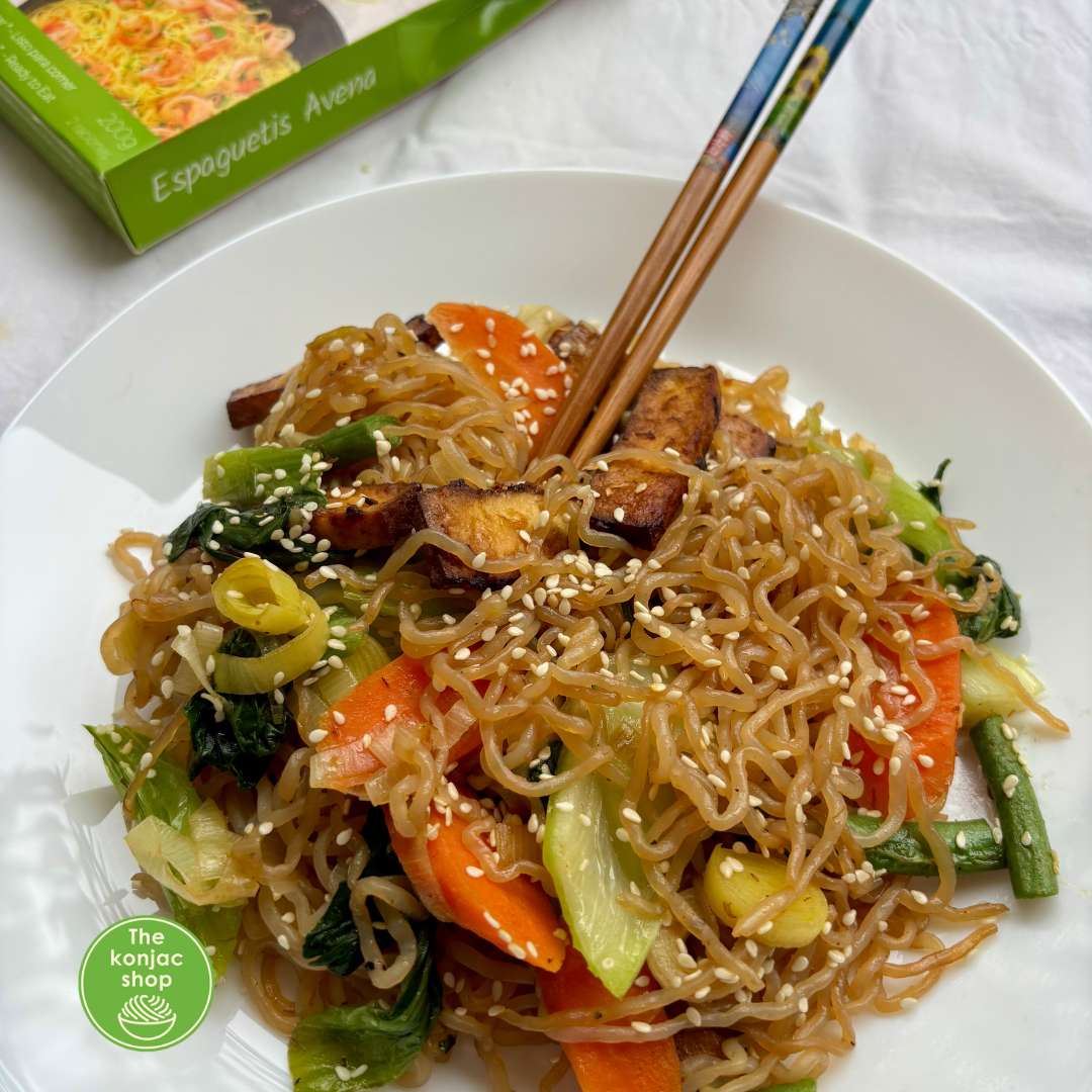 🥢 Wok de verduras y tofu ahumado con fideos de konjac de avena